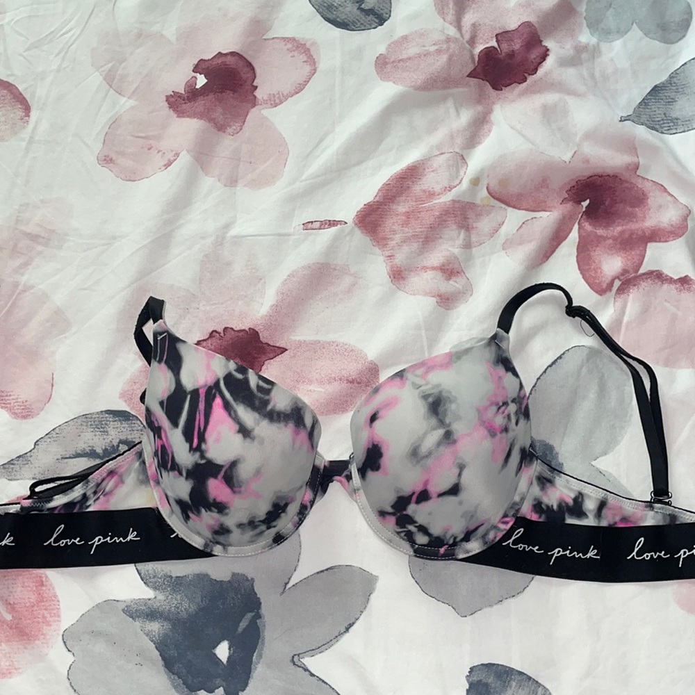 Where everywhere push-up bra from pink